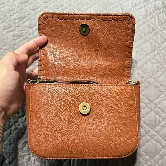 Universal Thread Women’s Mini Chestnut Brown Crossbody Purse Bag - Picture 3 of 8